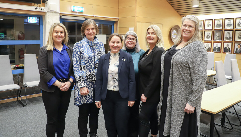 Lagbilete etter møtet. F.v: Julie Holmedal Askeland, Kjersti Toppe, Inger-Elin Nesheim, Heidi Bolette Jakobsen, Hanne Kristensen og Beate Hannisdal. Også Matthias Zimmermann var til stades, men han måtte gå før møtet var ferdig.