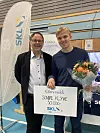 Dagleg leiar i SKL John Martin Mjånes, og stipendvinnar Sondre Klyve